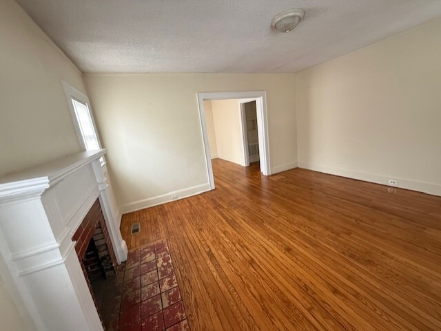 Building Photo - 160 20th St NE