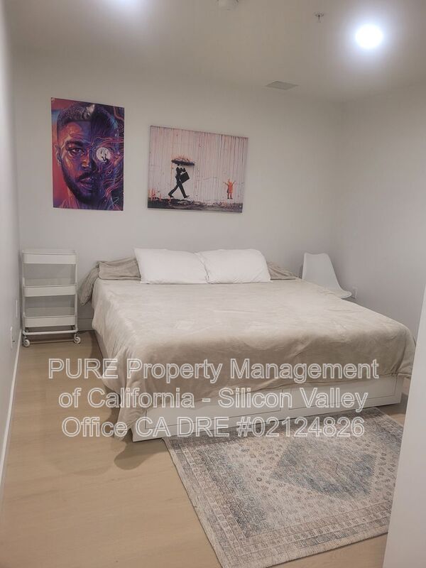 Building Photo - 188 W St James St