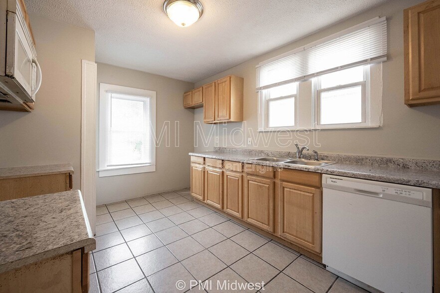 Building Photo - 1529 E Ohio St