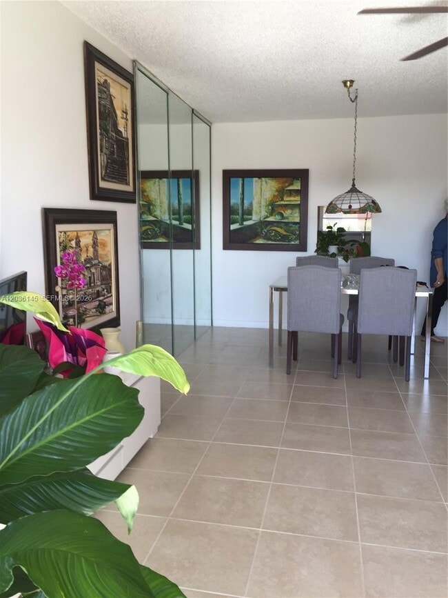 Building Photo - 7722 Camino Real
