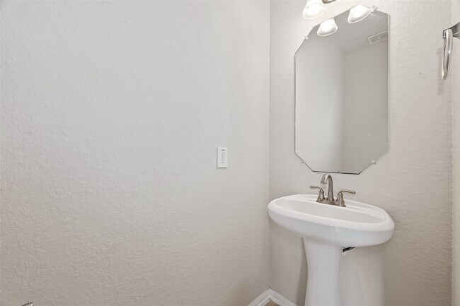 Building Photo - 19038 Winding Stream Ln