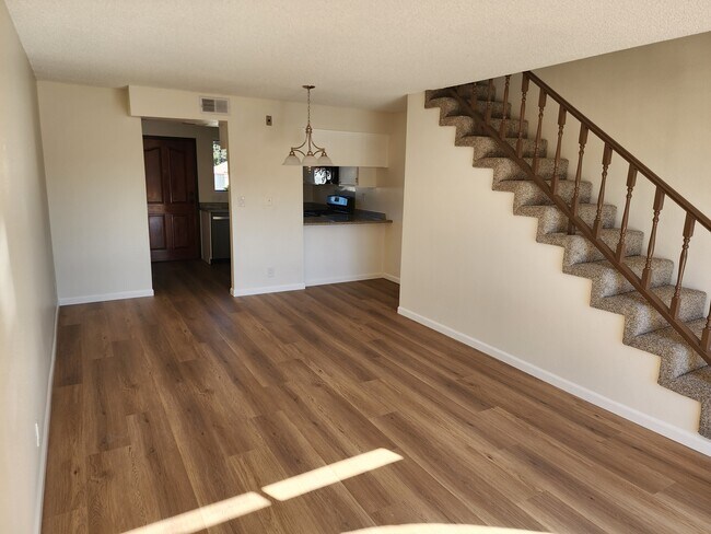 LR and DR view - 809 S Adams St