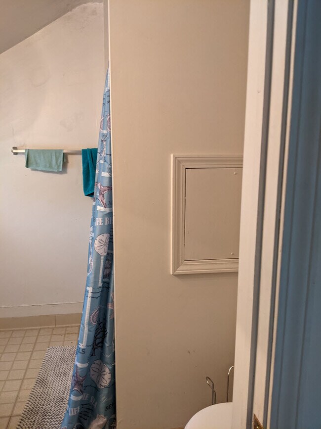 Building Photo - 501 W Forest Ave