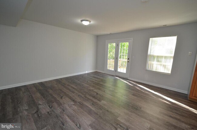 Building Photo - 1161 Gwynne Ave