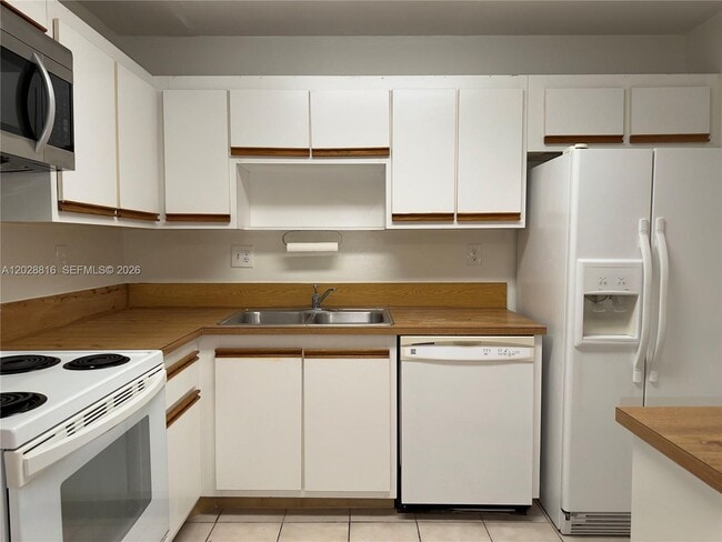 Building Photo - 10441 Mahogany Key Cir