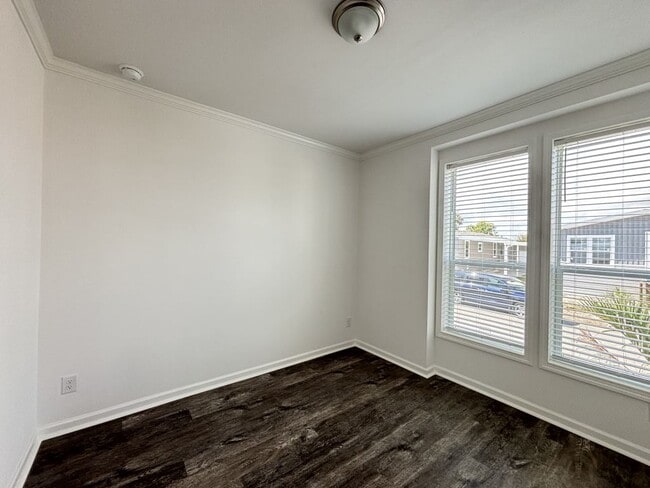 Building Photo - 7423 43rd Dr N