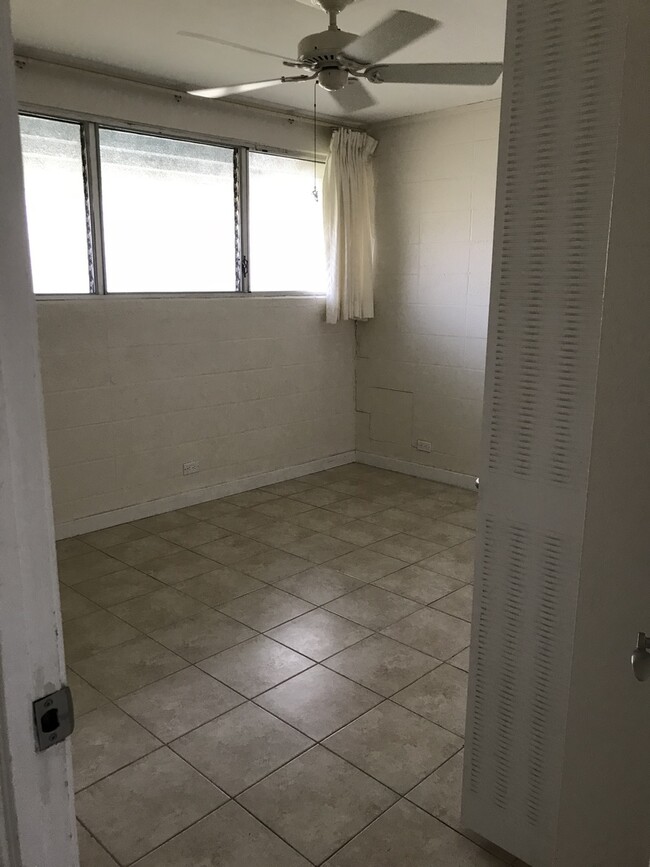 Building Photo - Great location!  Near Kahala mall, great s...