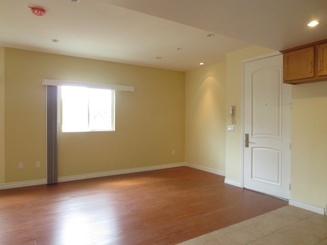 Building Photo - 14826 Vanowen St