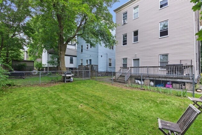 Building Photo - 112 Thornton St
