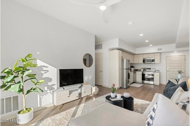 Building Photo - 9275 N 29th Ave