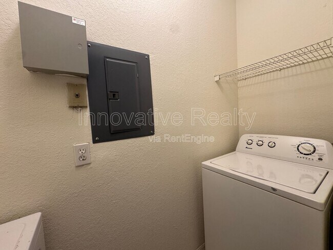 Building Photo - 1375 Lake Shadow Cir