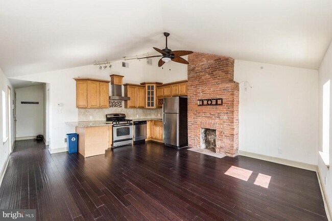 Building Photo - 1600 Frankford Ave