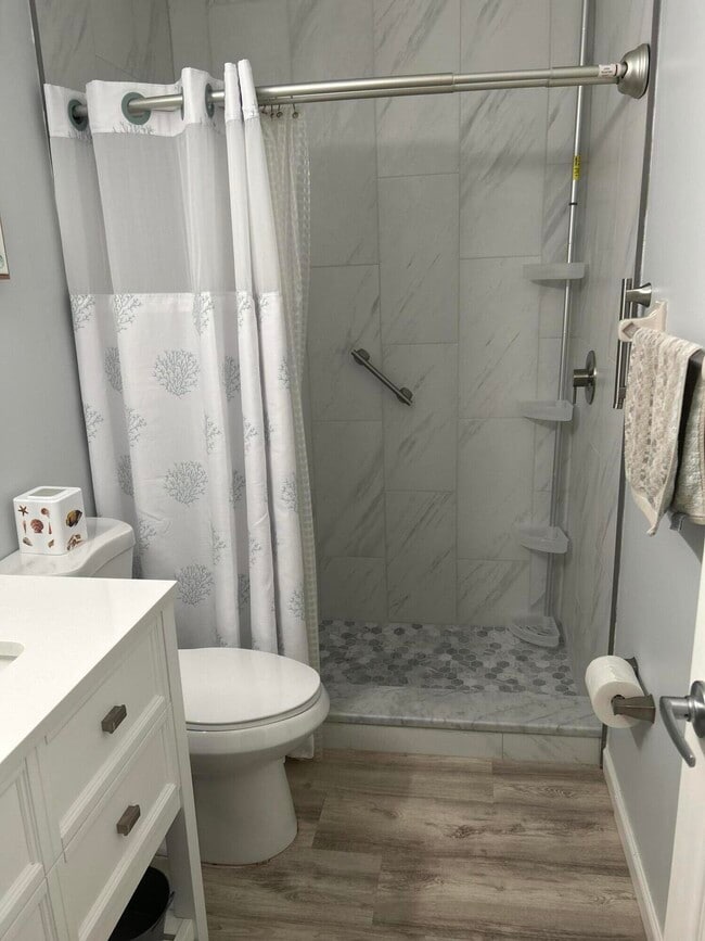Building Photo - 8093 SE Villa Cir