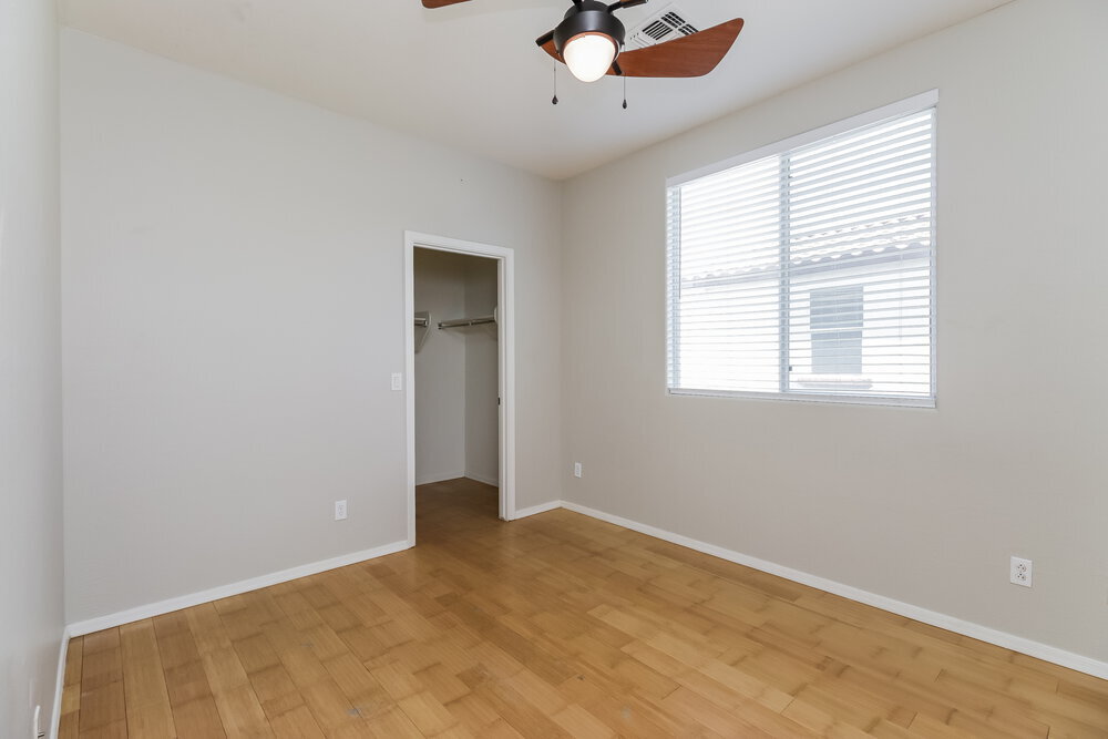 Building Photo - 1303 E Julian Dr