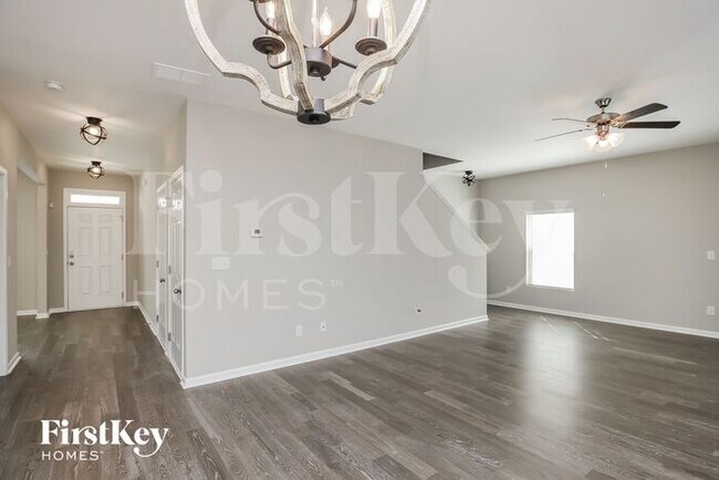 Building Photo - 2117 Massey Ln