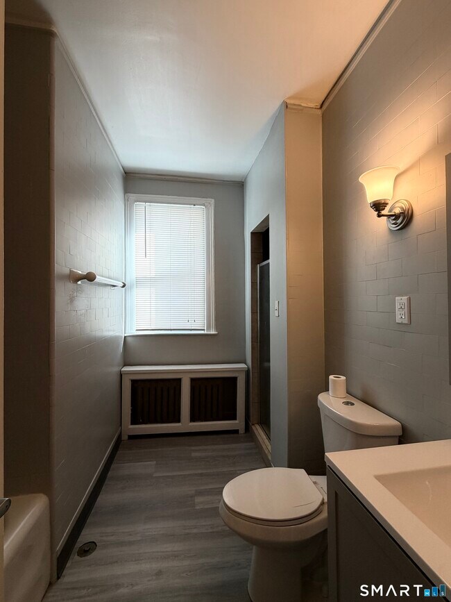 Building Photo - 41-43-43 Hebron St