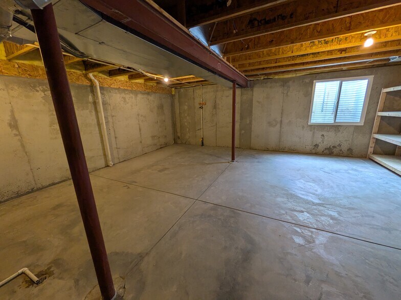 Building Photo - 2133 Copper Creek Dr