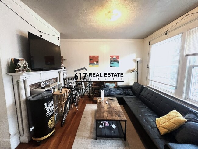 Building Photo - 14 Ashford St