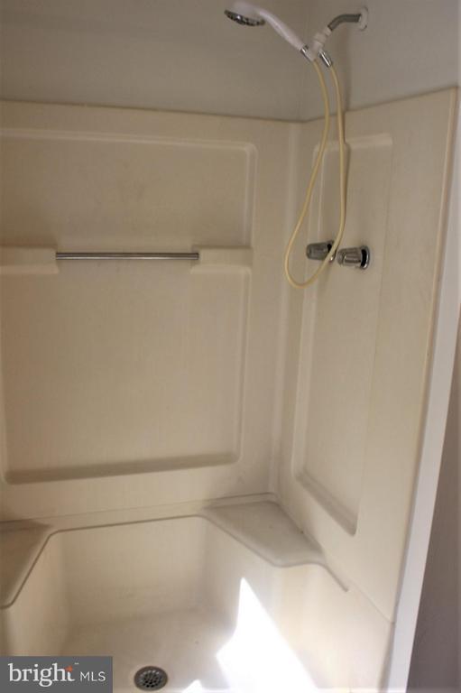 Building Photo - 516 Colgate Ct