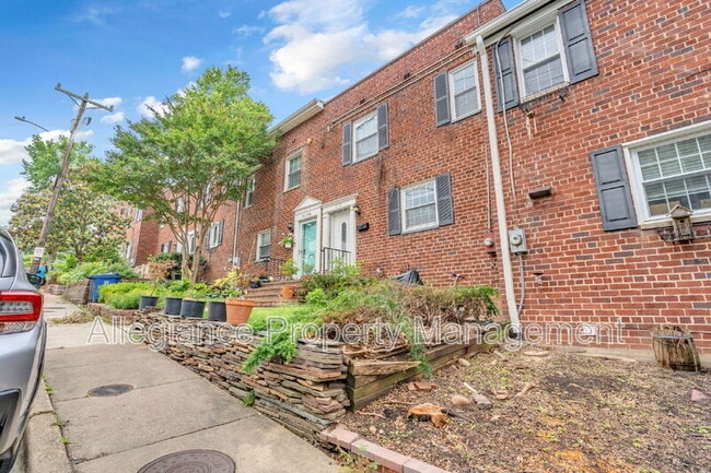 Building Photo - 3110 Landover St