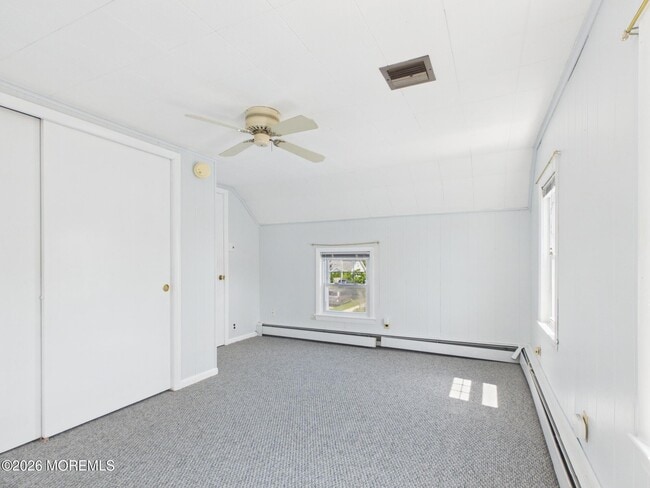 Building Photo - 325 15th Ave