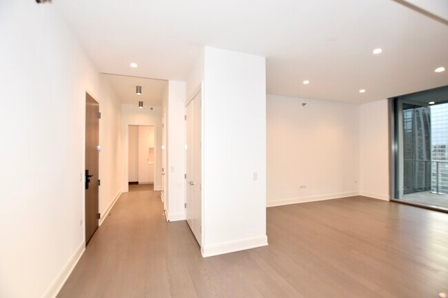 Building Photo - 60 E Randolph St