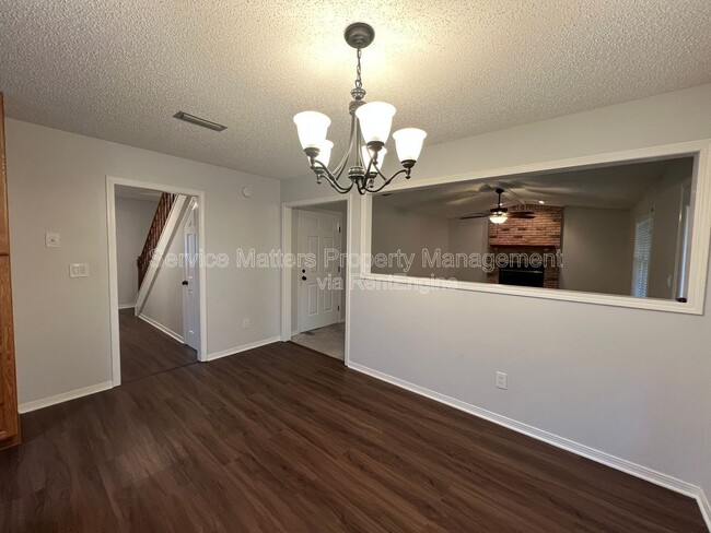 Building Photo - 6004 Players Pl