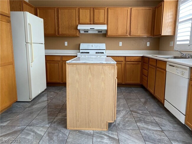 Building Photo - 7399 W Diablo Dr