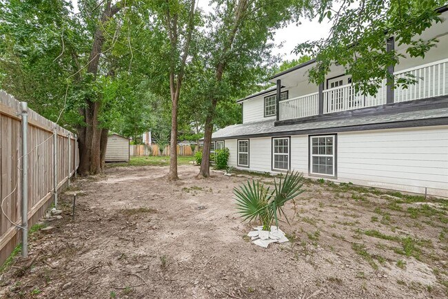 Building Photo - 10815 Creektree Dr