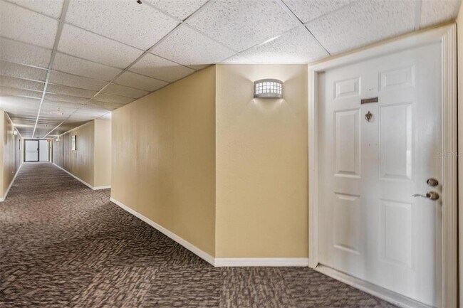 Building Photo - 3211 W Swann Ave