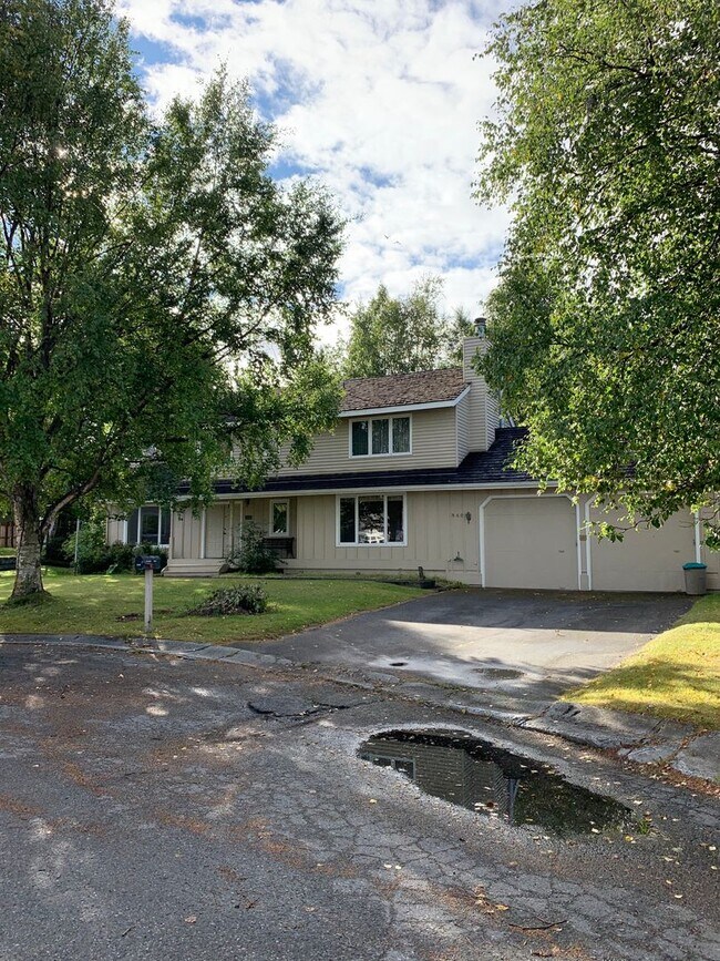 Building Photo - Oceanview 3BR 2.5BA | HUGE GARAGE | Washer & Dryer  | Dogs OK! >>> AVAILABLE NOW!