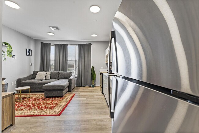 Building Photo - 95 Broadway-SI ID1240304P