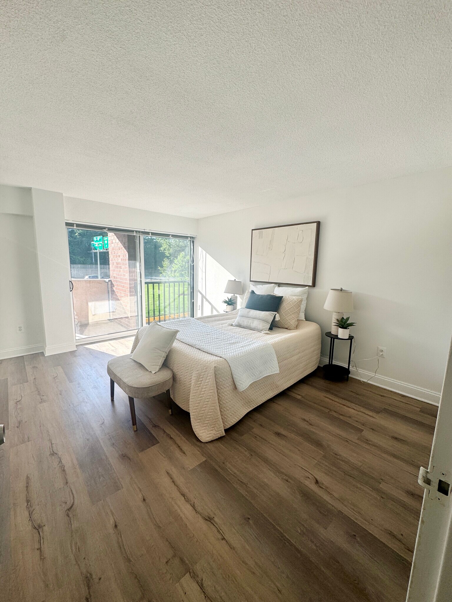 Building Photo - 1300 Army Navy Dr