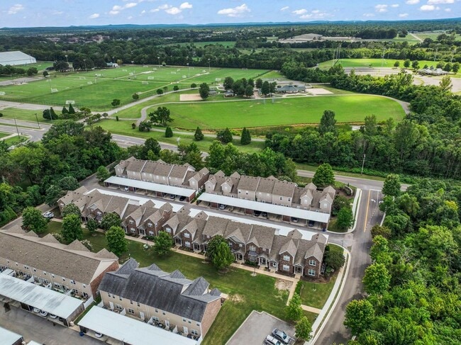 Building Photo - Spacious Townhome in Siegel School Zone – 2 Private Suites & Open Floor Plan!