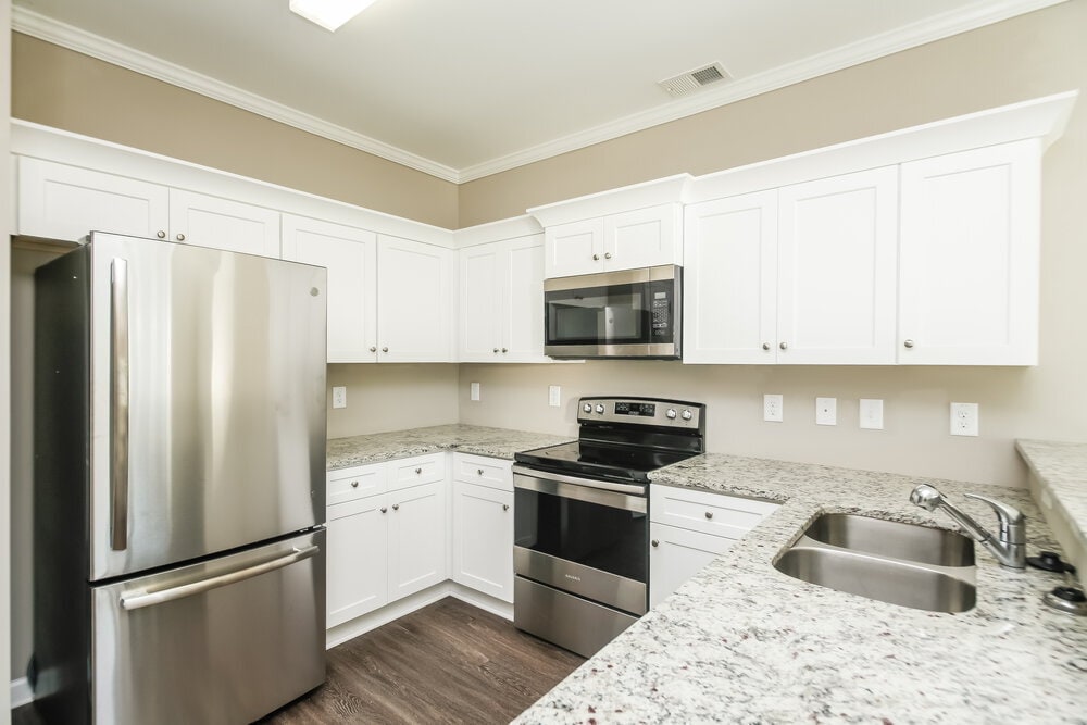 Building Photo - 707 Fieldcrest Dr