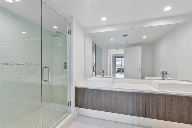 Building Photo - 1150 102nd St