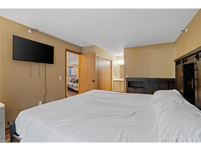 Building Photo - 4151 Boone Ave N