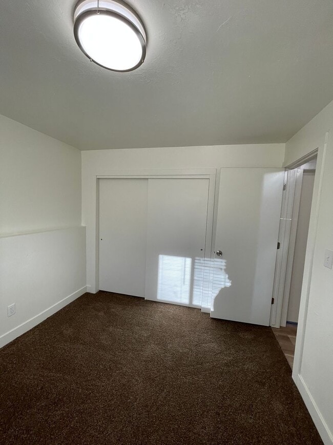 Building Photo - 3-Bedroom Twin Home with Private Backyard