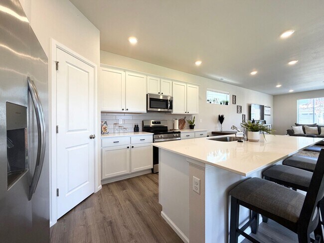 Building Photo - Stunning 2024 Bonney Lake/Tehaleh Home