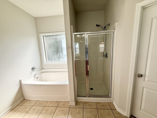 Building Photo - 3821 Branford Ct
