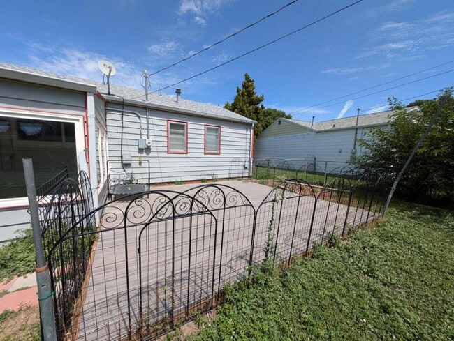 Building Photo - 217 Colorado Pl