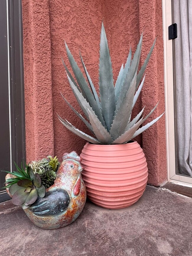 Building Photo - Stylish One-Story FULLY FURNISHED 3Bed, 2Bath, 2Car in Fruita CO!!!