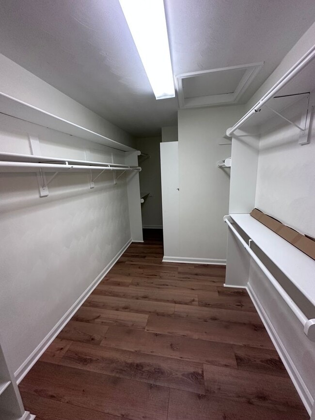 Building Photo - House for Rent