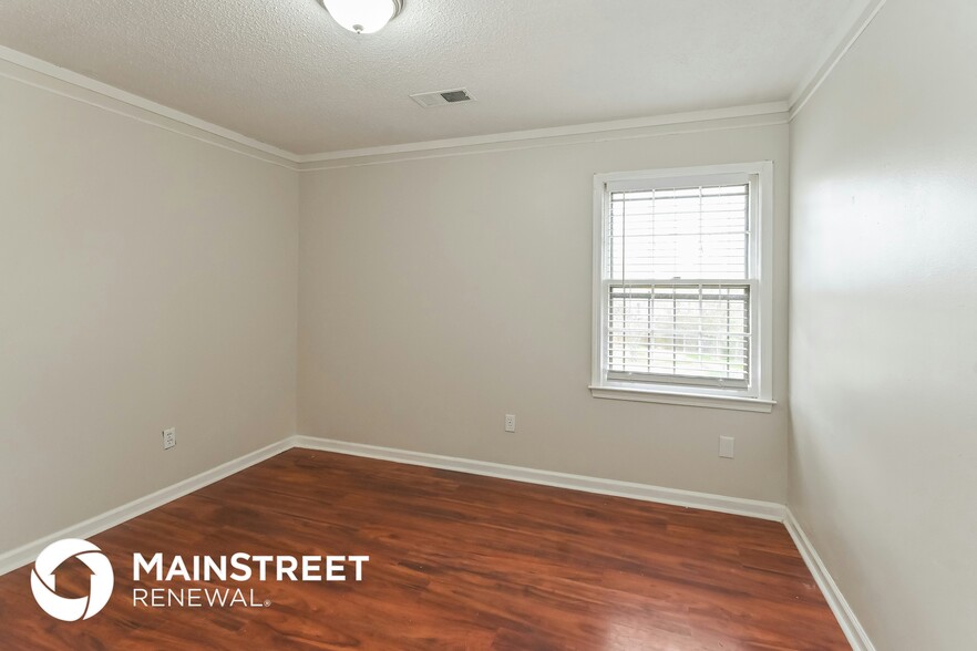 Building Photo - 4815 Beaconfield Cove