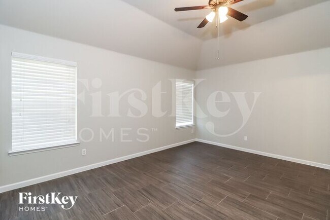 Building Photo - 10737 Emerald Park Ln