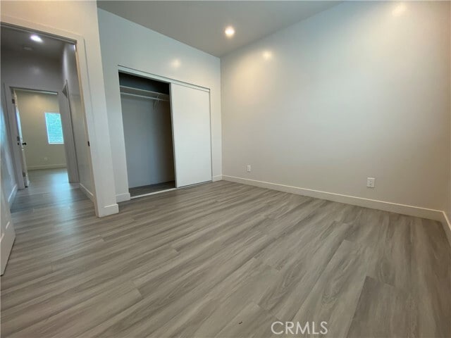 Building Photo - 1653 W Chateau Pl