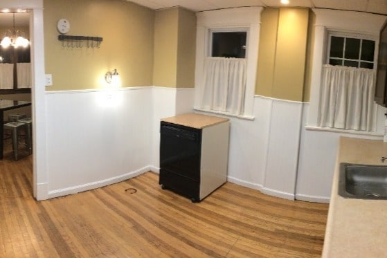 Kitchen - 86 Winspear Ave