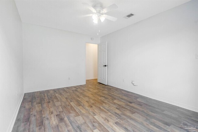 Building Photo - 873 Brande Ct
