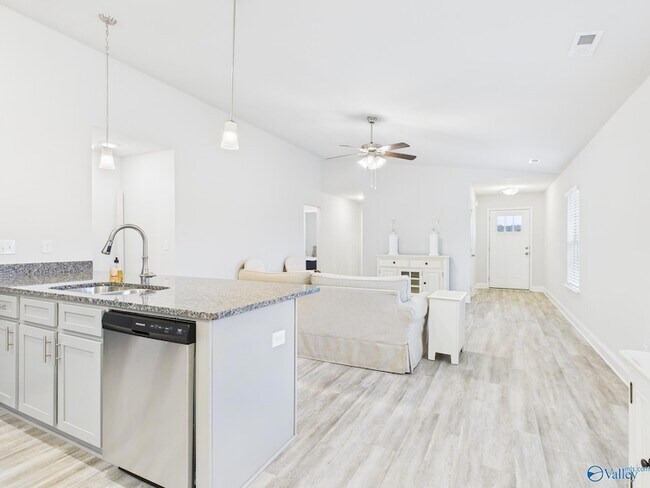 Building Photo - 15251 Lapwing Cv