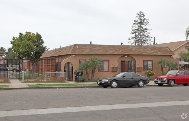 Building Photo - 2025-2029 Harrison Ave